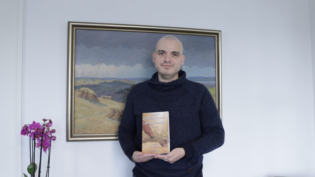 Roberto Barata and his book Anthrozoology and Animal Training